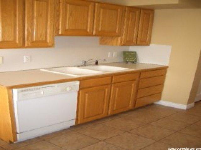 438 E Rosewood Ln, Layton, UT 84041 — photo 3