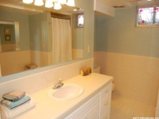 560 E 100 S, Bountiful, UT 84010 — photo 10