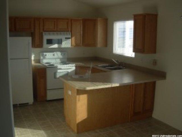 2203 Craig Ln, Syracuse, UT 84075 — photo 2
