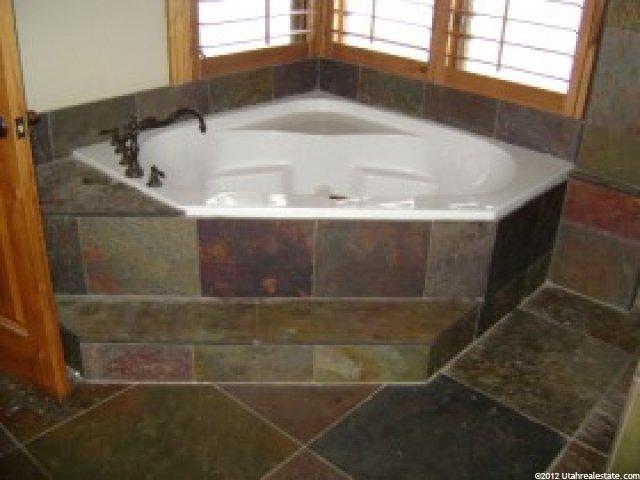 267 Summerwood Dr, Bountiful, UT 84010 — photo 10