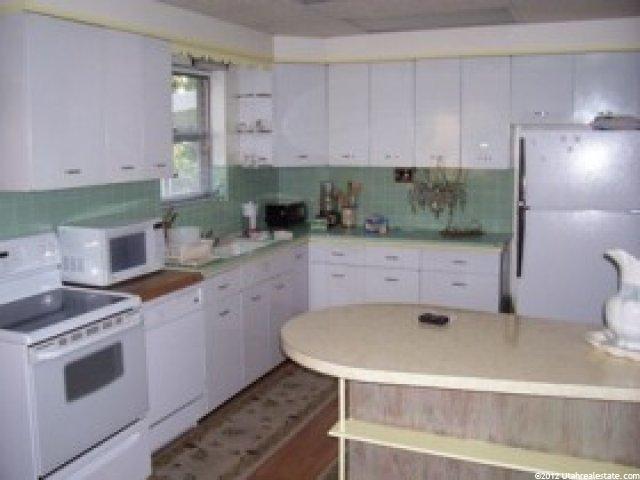 121 W Wicker Ln, Bountiful, UT 84010 — photo 2