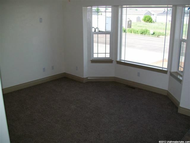1174 Pine Cir, Roosevelt, UT 84066 — photo 3