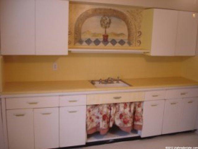 235 W 200 N, Bountiful, UT 84010 — photo 6
