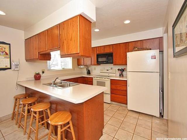 1636 Stanley Dr, Sandy, UT 84093 — photo 3