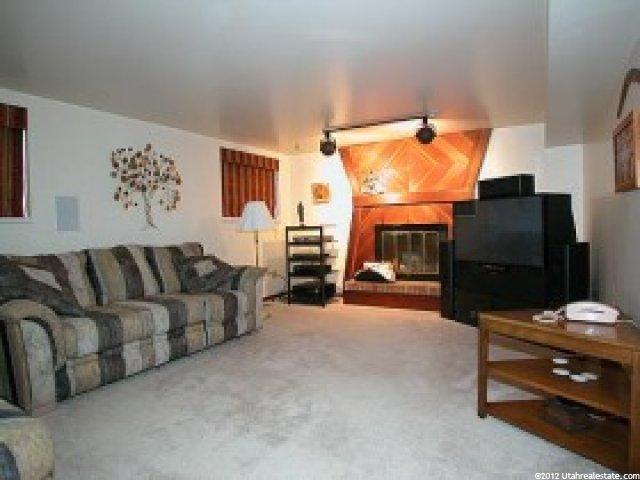 8850 Tracy Dr, Sandy, UT 84093 — photo 6
