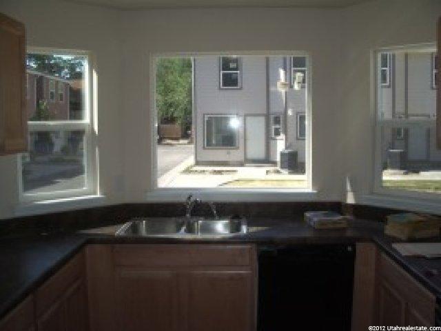 577 Laurel Hurst Ct, Ogden, UT 84401 — photo 3