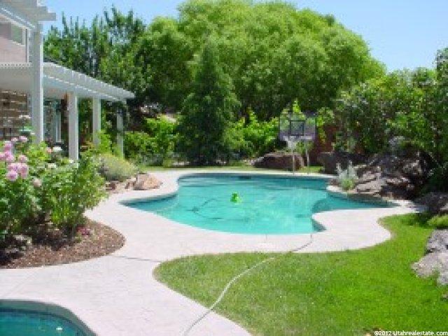 3527 Chalet Dr, Santa Clara, UT 84765 — photo 2