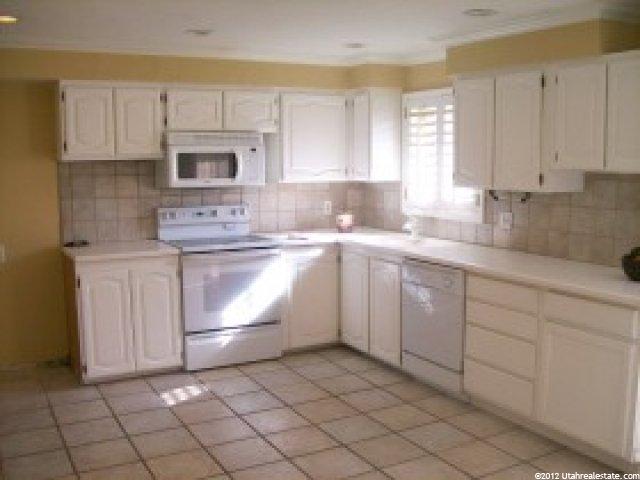 8443 S Colene Dr E, Sandy, UT 84094 — photo 2