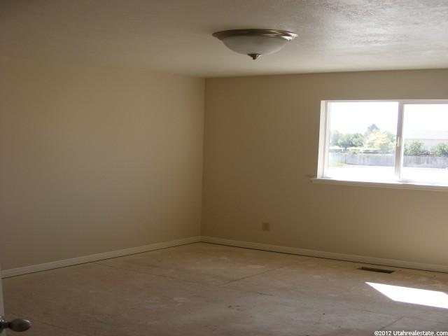 220 E Poplar Ct, Garland, UT 84312 — photo 9