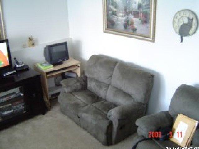 111 E Center St #1D, Clearfield, UT 84015 — photo 2