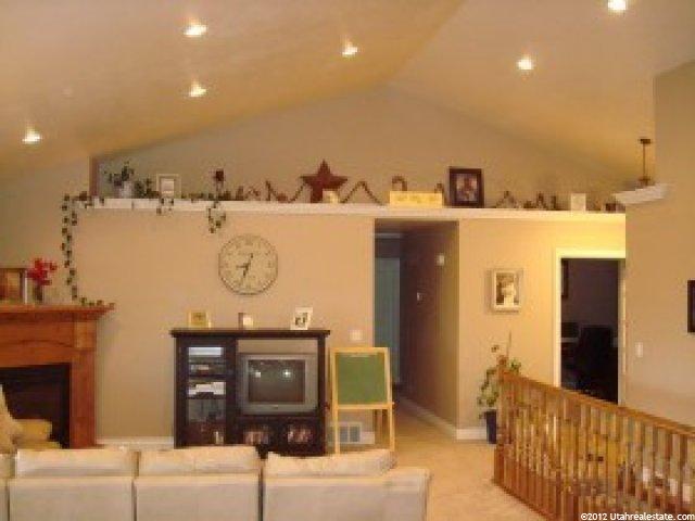 638 N 850 E, Wellsville, UT 84339 — photo 2