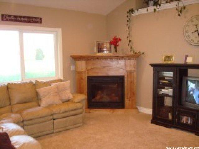 638 N 850 E, Wellsville, UT 84339 — photo 7