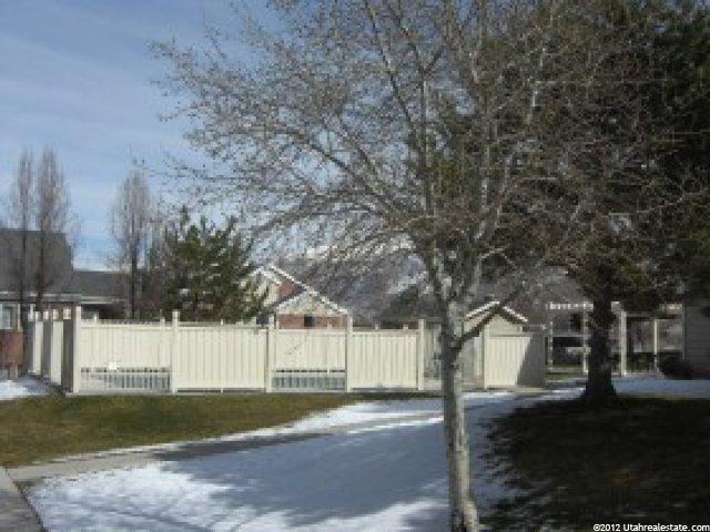 2095 S Main St #8, Bountiful, UT 84010 — photo 2