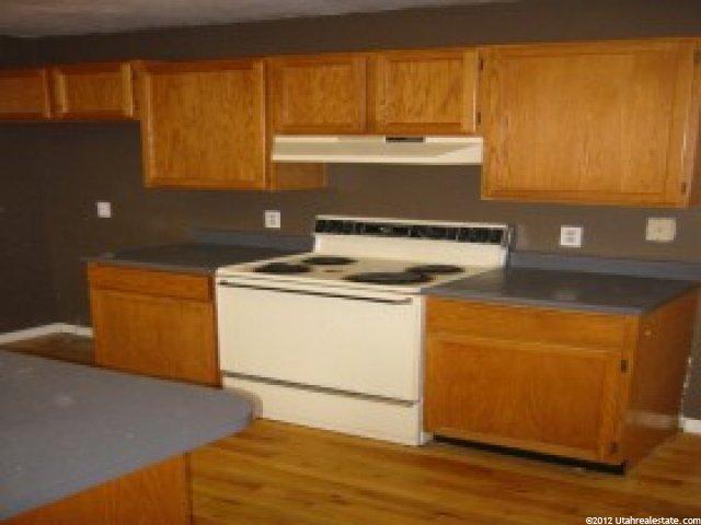 861 S 100 E, Farmington, UT 84025 — photo 2