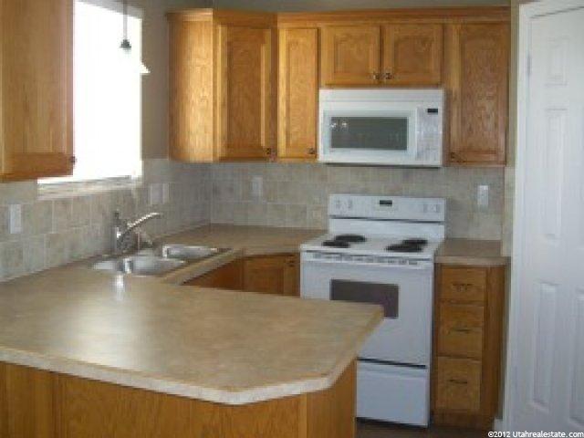 329 W 1980 S, Clearfield, UT 84015 — photo 2