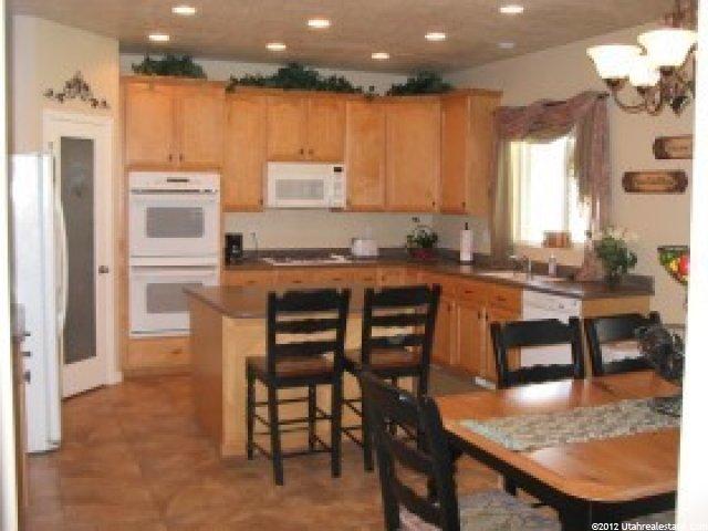 1887 Bluff Ridge Dr, Syracuse, UT 84075 — photo 2