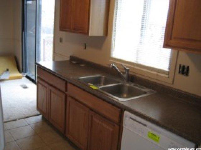 464 W 2300 S, Clearfield, UT 84015 — photo 4