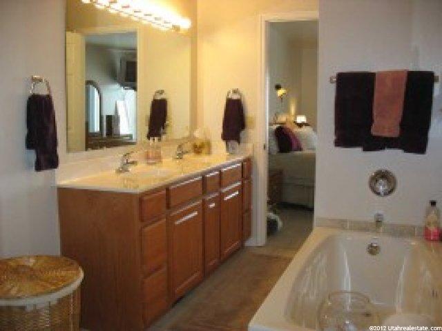 1399 E Ridgewood Ln, Bountiful, UT 84010 — photo 8