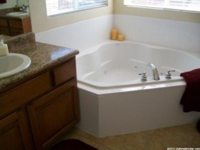 3395 Brookshire Dr, Syracuse, UT 84075 — photo 11