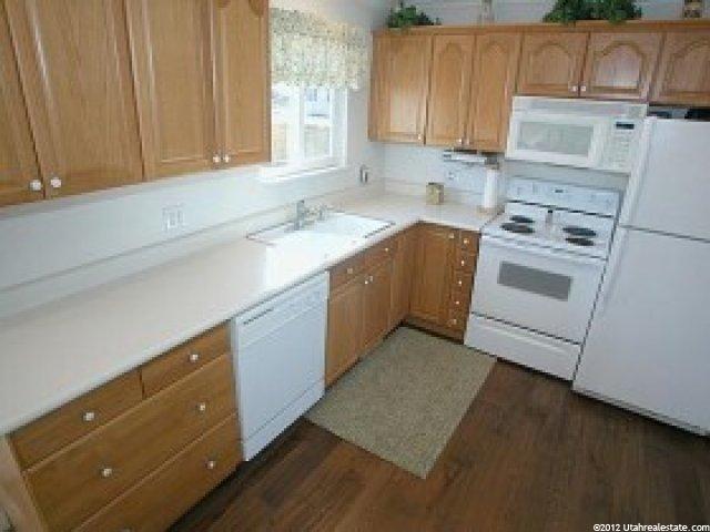 10427 S Leilani Dr E, Sandy, UT 84070 — photo 2