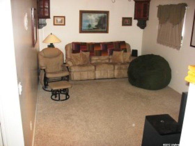547 W 950 N, Clinton, UT 84015 — photo 5