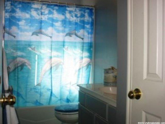 547 W 950 N, Clinton, UT 84015 — photo 8
