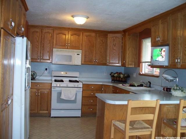1310 Marilyn Dr, Syracuse, UT 84075 — photo 4
