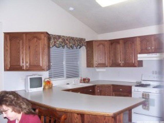 186 E Shadowbrook Ln, Kaysville, UT 84037 — photo 2
