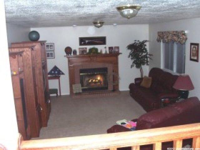 186 E Shadowbrook Ln, Kaysville, UT 84037 — photo 3