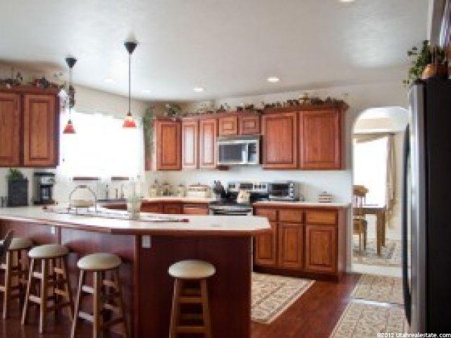 12236 Bluff View Dr, Sandy, UT 84092 — photo 4