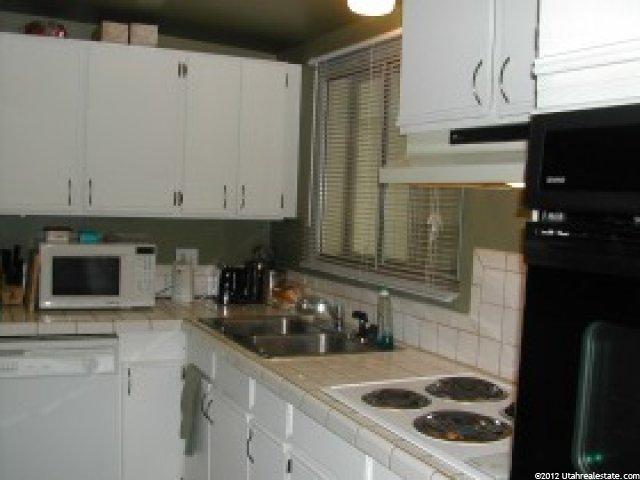 10321 Amaryllis Dr, Sandy, UT 84094 — photo 8