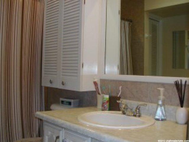 10321 Amaryllis Dr, Sandy, UT 84094 — photo 9