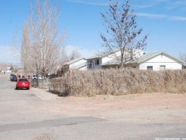 195 S Alta St, Roosevelt, UT 84066 — photo 2