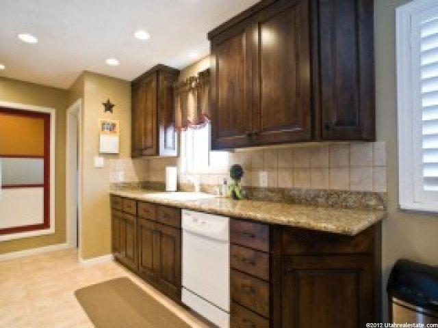 977 E 900 N, Bountiful, UT 84010 — photo 3