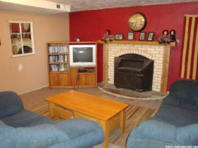 699 S Vernal Ave, Vernal, UT 84078 — photo 2