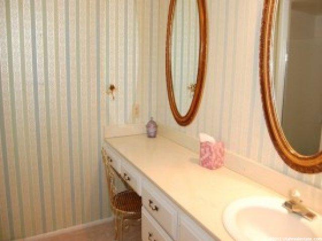 4169 Lakeview Dr, Ogden, UT 84403 — photo 6