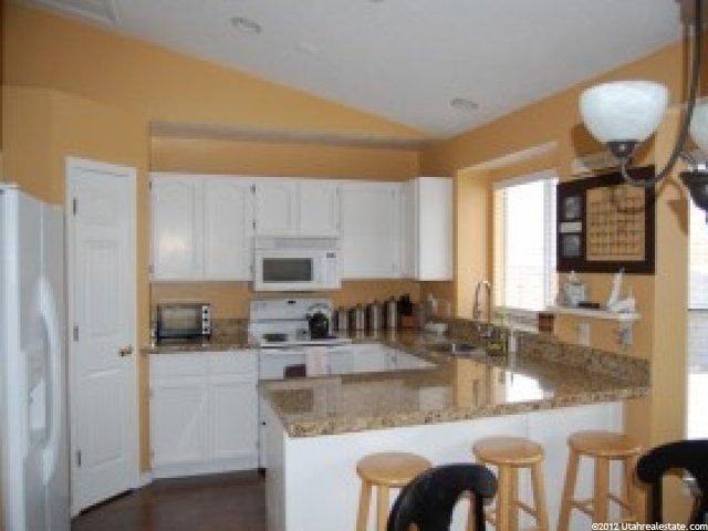 9835 Dolomite Ln, Sandy, UT 84094 — photo 2