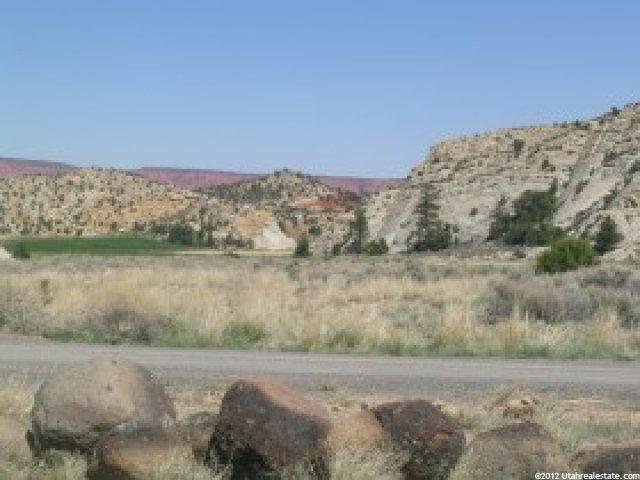 1100 S 800 E #3, Teasdale, UT 84773 — photo 3