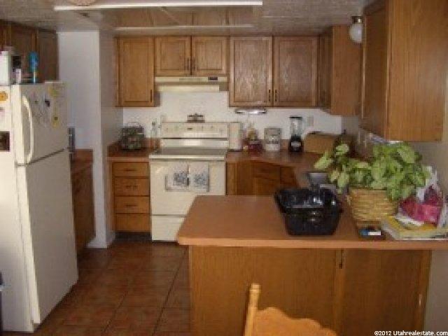 949 S 225 E, Layton, UT 84041 — photo 2