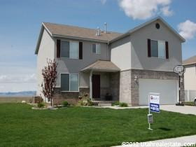390 S Wellington Dr W, Kaysville, UT 84037