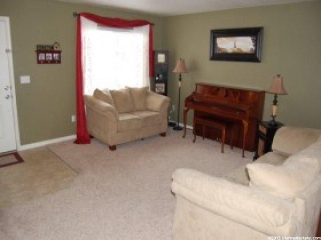 390 S Wellington Dr W, Kaysville, UT 84037 — photo 2