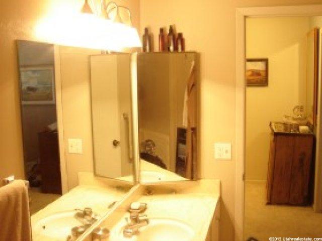 5718 S 1580 E, Holladay, UT 84121 — photo 7