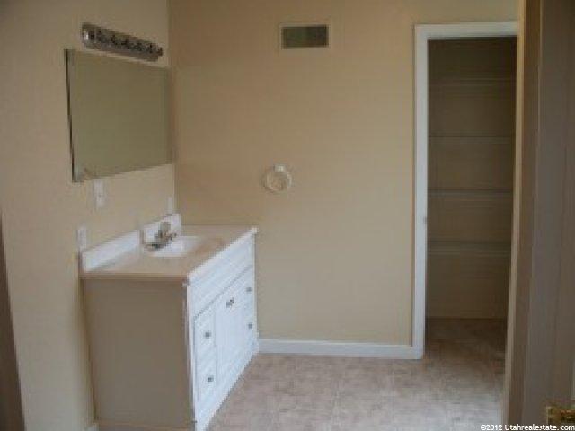 319 E 400 S, Vernal, UT 84078 — photo 4
