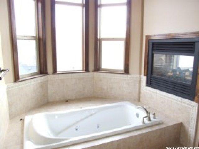 4743 Summerwood Dr, Bountiful, UT 84010 — photo 8