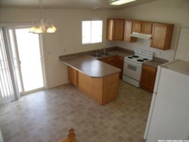 2084 N 2090 W, Clinton, UT 84015 — photo 2
