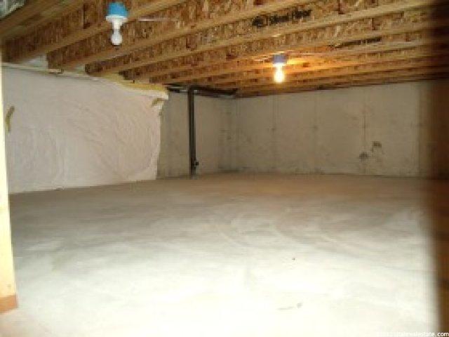 2084 N 2090 W, Clinton, UT 84015 — photo 7