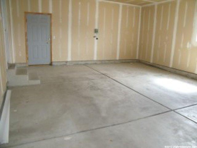 2084 N 2090 W, Clinton, UT 84015 — photo 9