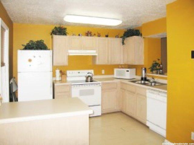 537 S 450 E, Clearfield, UT 84015 — photo 2