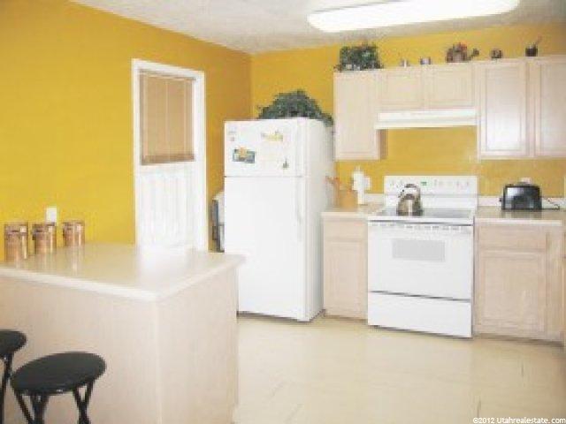 537 S 450 E, Clearfield, UT 84015 — photo 3