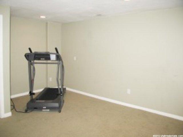 537 S 450 E, Clearfield, UT 84015 — photo 10